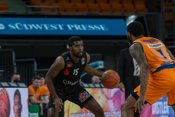 德转确认：艾菲尔丁今天已转会海港，为自由转会加盟.